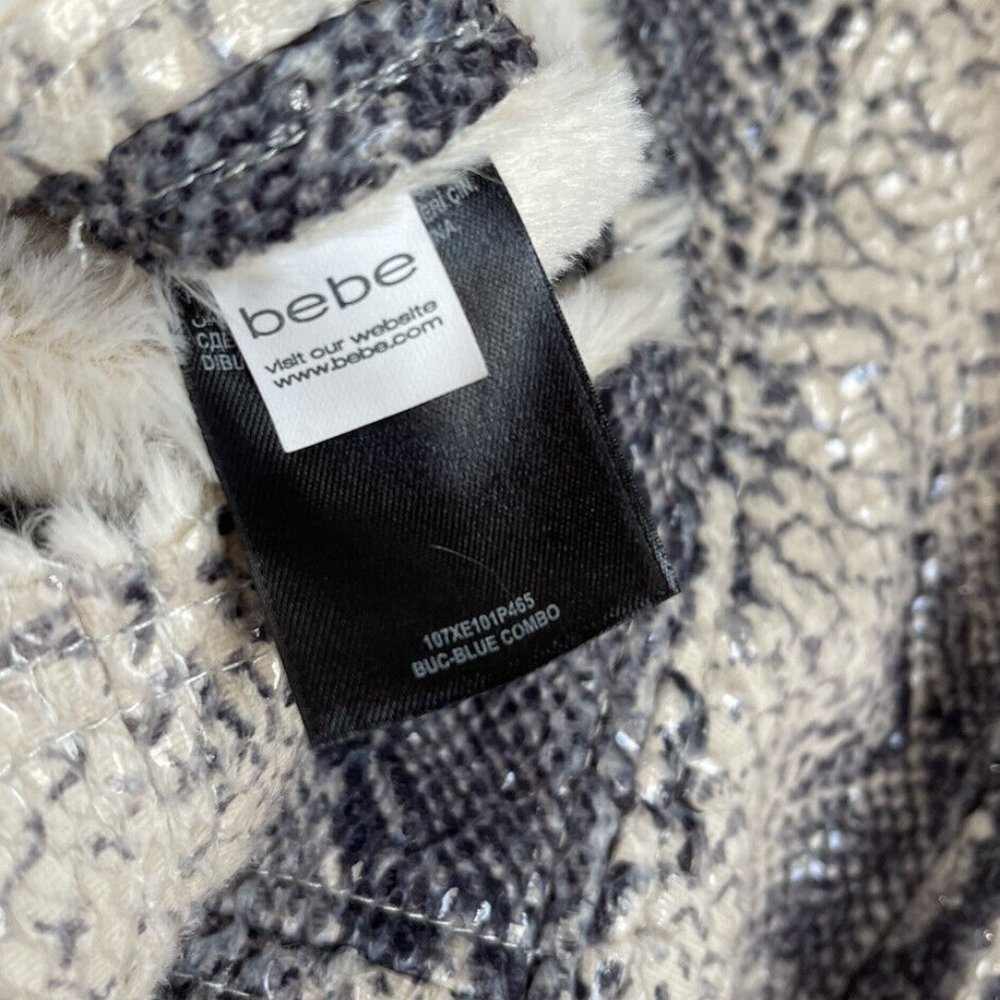 Bebe Gray Snake Print Sherpa Lined Jacket Zipper Detail - Picture 7 of 8